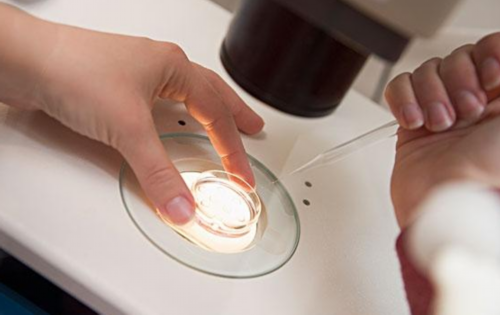 济南找个代孕公司,济南三代试管婴儿医院成功率排行？成功率高的试管医院有